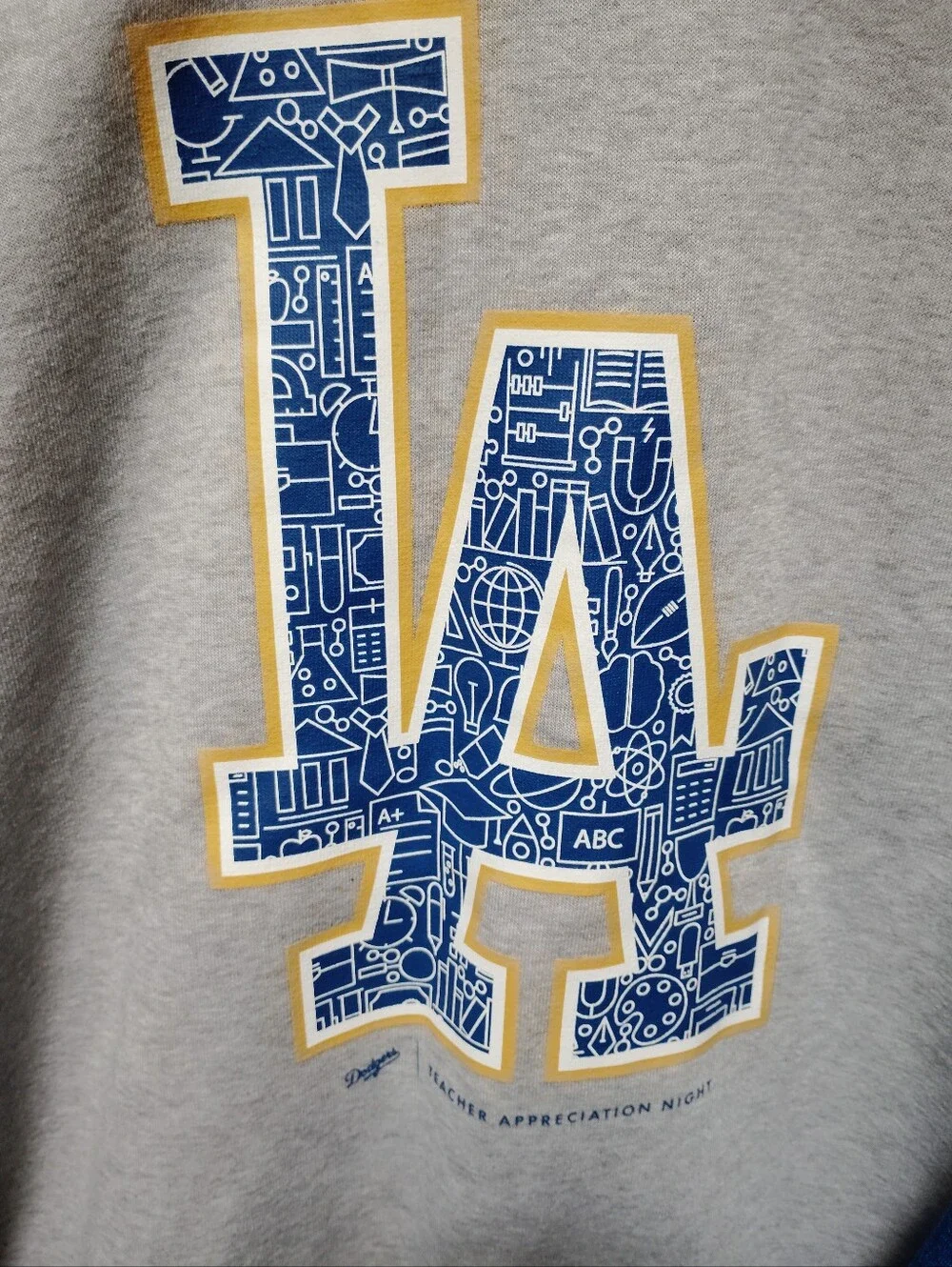 Dodgers Sweater XL Teacher Appreciation Night 4/11/26 Sweatshirt